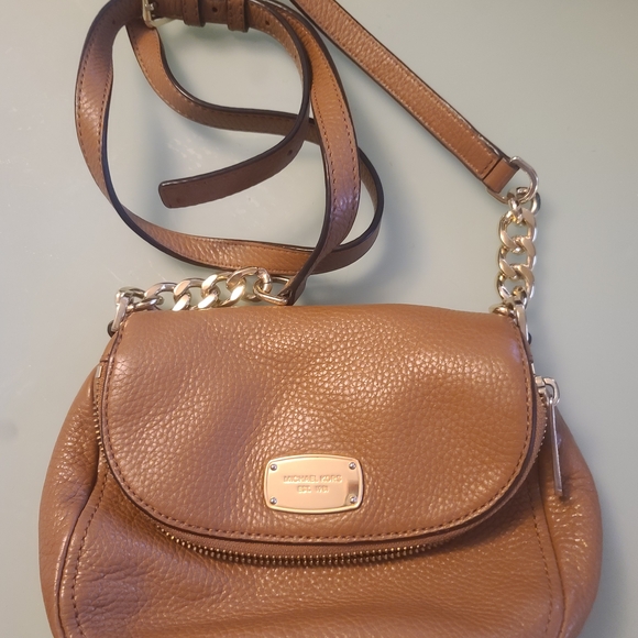 Michael Kors Handbags - Michael Kors Women's Pebbled Leather Crossbody Bag in Tan